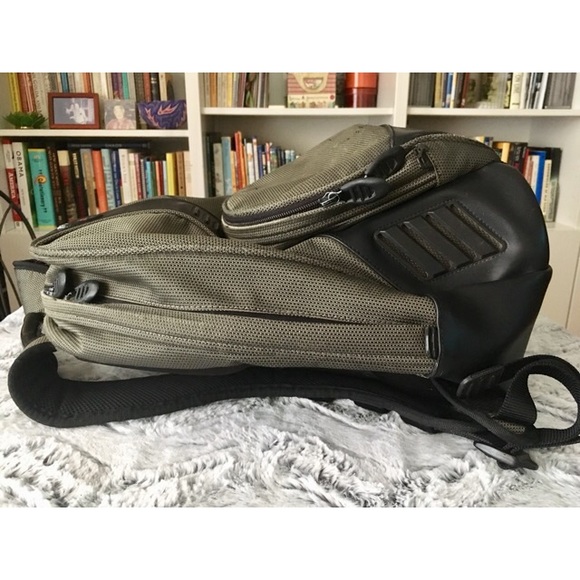 *HOST PICK* Tumi T2 Large Backpack - Picture 3 of 8